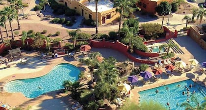 2-bd/2 Bath 55+ Resort Home - 5 Pools, 3 Spas, Gym, Pickleball Courts & more!