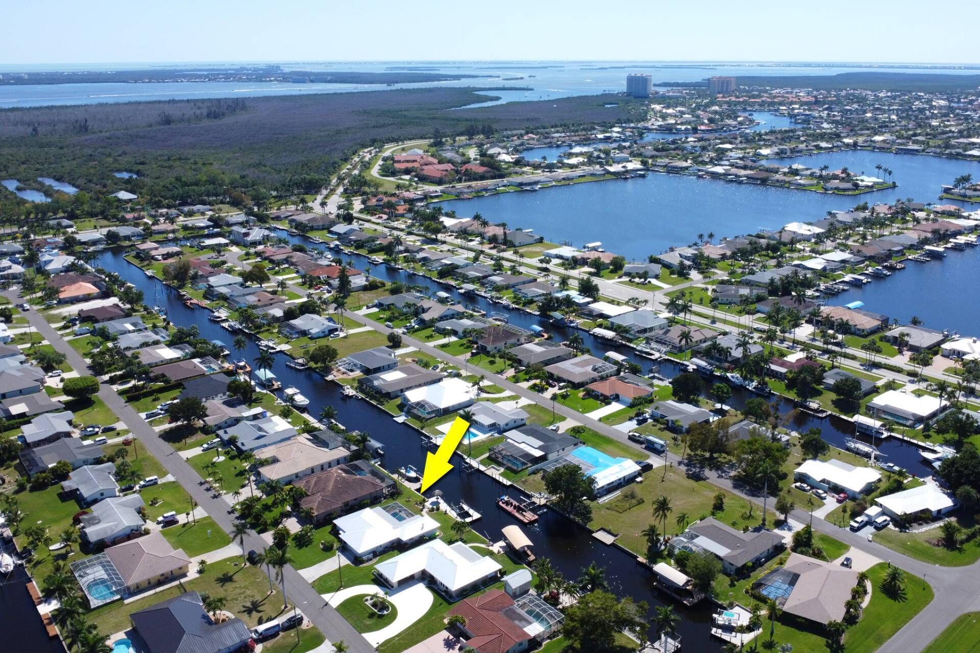 Waterfront Retreat On Gulf Access Canal! Heated Pool, Kayaks, Bikes, Beach Gear & Wi-Fi Included!