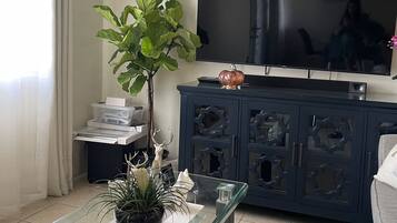 Smart TV, video games