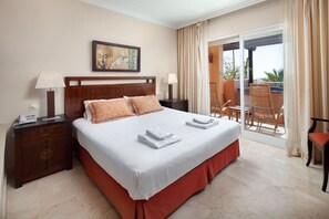 1 slaapkamer, een kluis op de kamer, een strijkplank/strijkijzer