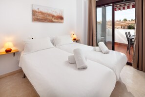 2 chambres, fer et planche Ă repasser, Wi-Fi gratuit, draps fournis