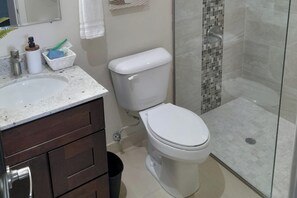 淋浴設備、提供毛巾