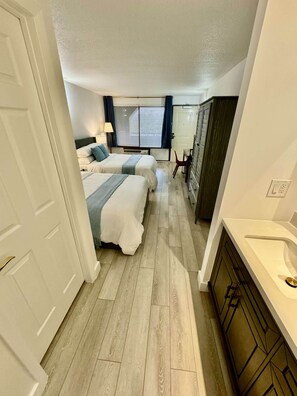 1 habitación, escritorio, tabla de planchar con plancha y wifi 