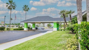 Property grounds - 2 beds | Pool, Parking, Wi-Fi & Smart TV (Kissimmee)