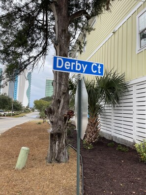 Exterior detail - Coastal Home 3BR-6 Beds EV Charger+ Garage•Walk to Beach (Myrtle Beach)