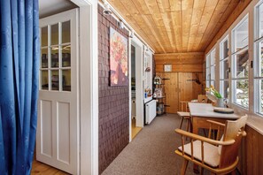 Interior - Holiday Home 'Schwarzwaldcasa' with Mountain View, Private Terrace and Wi-Fi (Todtmoos)