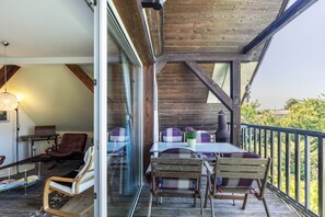 Outdoor dining - Holiday Apartment "Schorfheide" with Private Terrace & Wi-Fi (Joachimsthal)