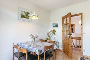 Dining - Holiday Apartment "Schorfheide" with Private Terrace & Wi-Fi (Joachimsthal)