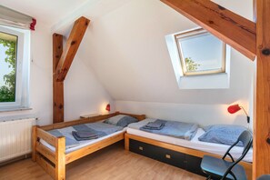 2 bedrooms, free WiFi, bed sheets - Holiday Apartment "Schorfheide" with Private Terrace & Wi-Fi (Joachimsthal)