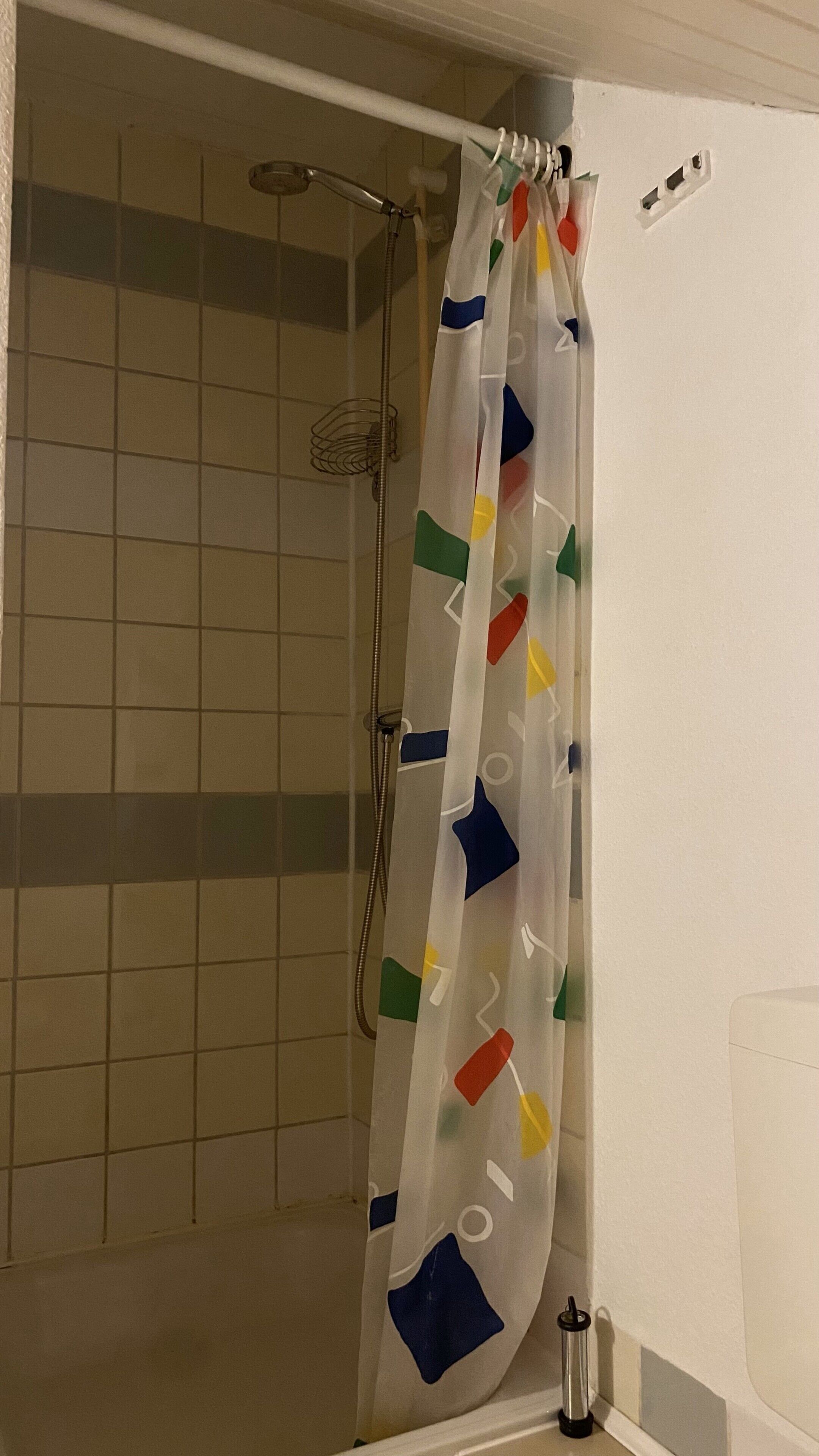Shower, towels