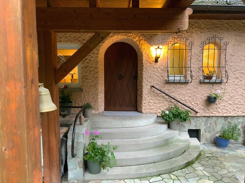 Ferienwohnung 'The Green Park Nest Frankfurt' mit Terrassen, WLAN und Klimaanlage