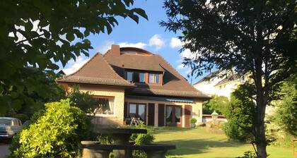 Appartement 'The Green Park Nest Frankfurt' avec terrasses, WLAN et climatisation