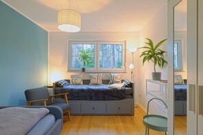 3 makuuhuonetta, silitysrauta/-lauta, ilmainen Wi-Fi, vuodevaatteet