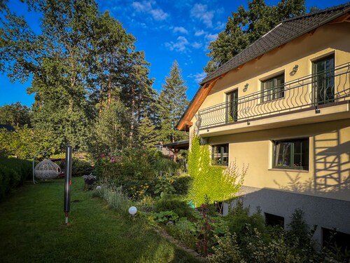 Ferienwohnung 'Das Haus Stiller Grund' mit Gemeinschaftsgarten, Balkon und WLAN