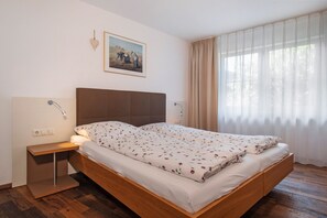 2 bedrooms, free WiFi, bed sheets - Apartment 'Wohnung Jonagold' with Shared Terrace, Shared Garden and Wi-Fi (Immenstaad am Bodensee)