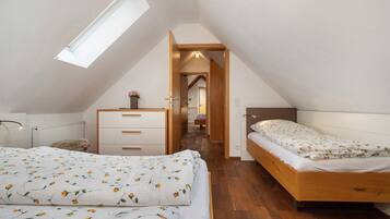 2 bedrooms, free WiFi, bed sheets