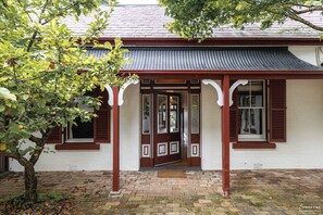 Exterior detail - Redclyffe Mountain Retreat  (Blackheath)