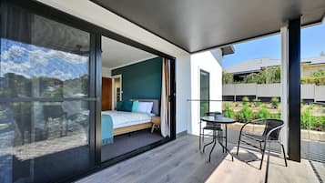 4 slaapkamers, een bureau, een strijkplank/strijkijzer, wifi