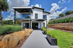 Exterior - Grand Stirling - Elite Escape, Unparalleled Luxury (Orange)