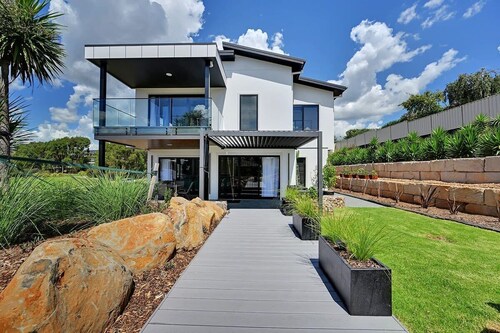 Grand Stirling - Elite Escape, Unparalleled Luxury