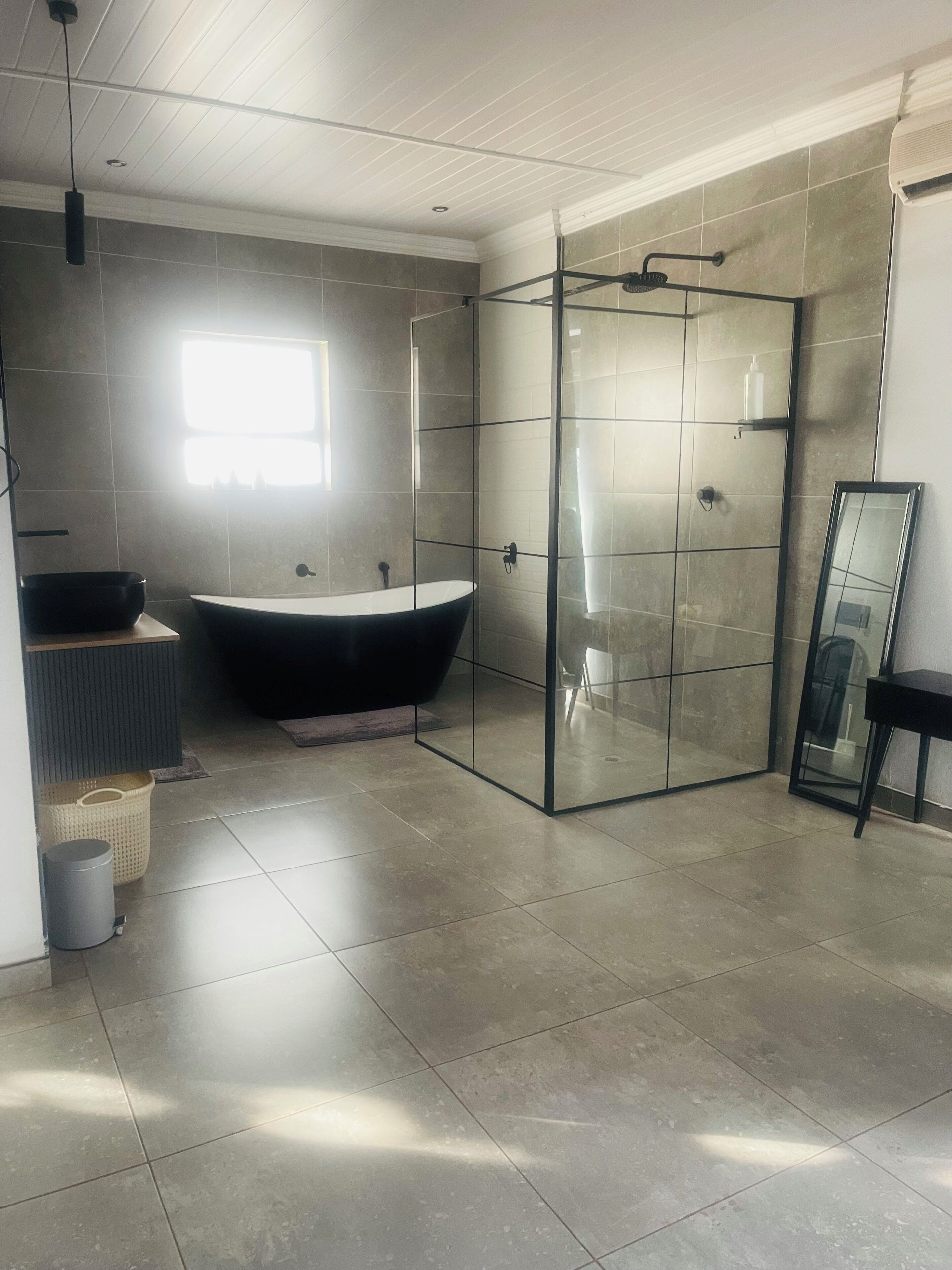 Ducha y secador de pelo