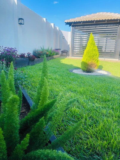 TrendyBliss Guest House - n0016