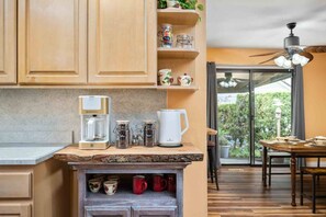Interior - Incredible Singe Level Layout w/ Immaculate Fenced Backyard, Covered Patio w/ Fire-Table, BBQ, Games (Hillsboro)