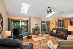 Unclassified image, 3 of 39, button