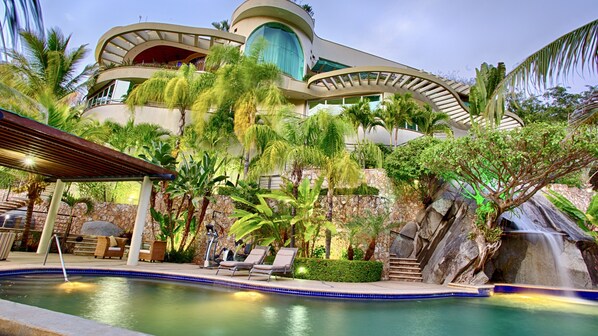 Appartement, 3 chambres, balcon, vue jardin | Piscine