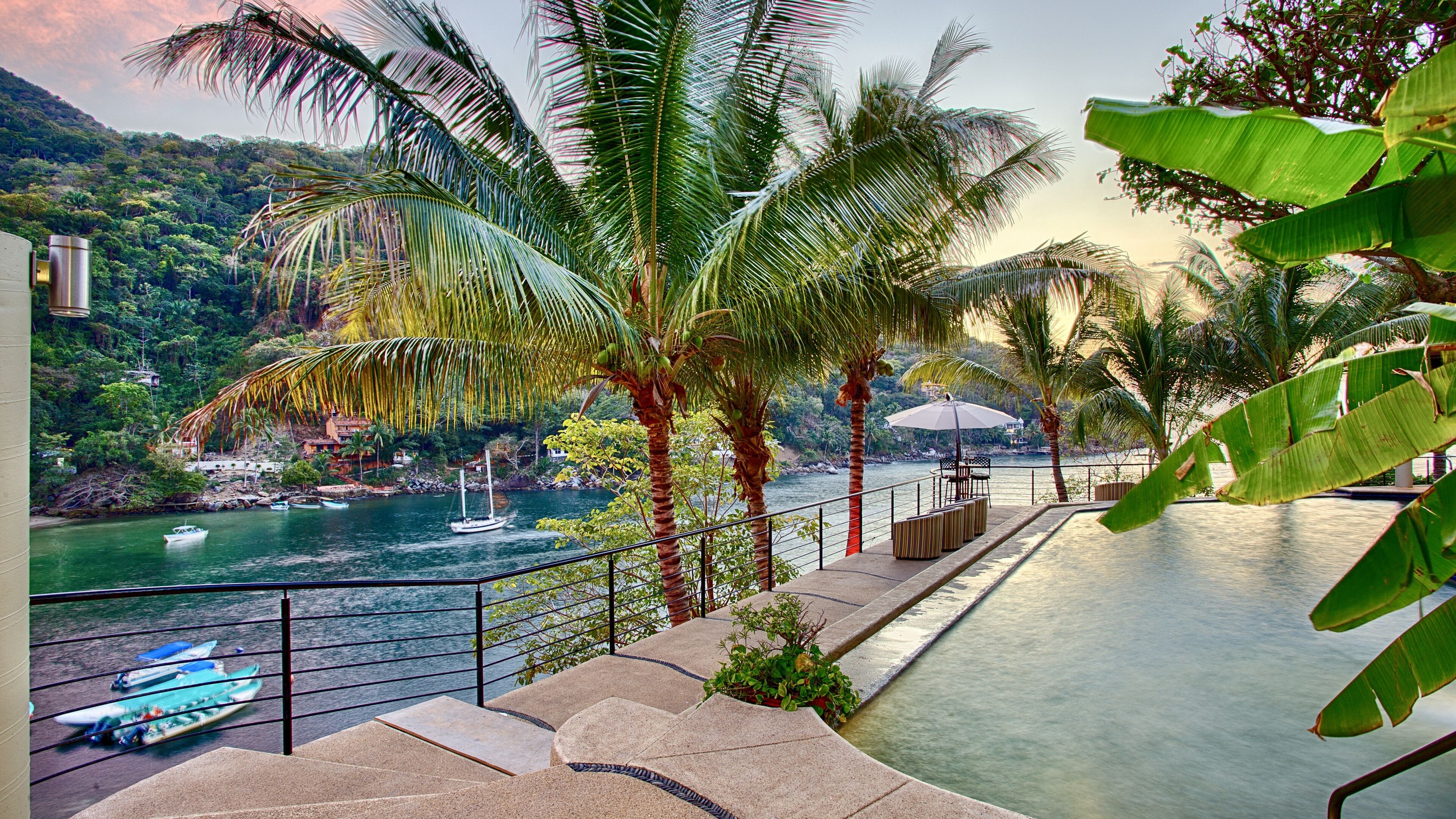 Departamento, 3 habitaciones, balcón, vista al jardín | Alberca | Alberca al aire libre 