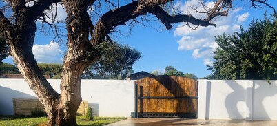 Room in B&B - Trendybliss Guest House - N0297