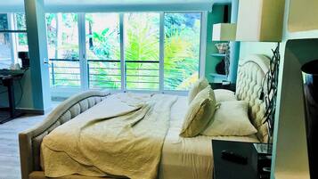 Apartment, 3 Bedrooms, Smoking, Balcony | 3 bedrooms, soundproofing