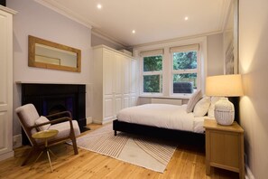 2 bedrooms - The West Kensington Hideout - Cozy 2bdr Flat With Garden (London)