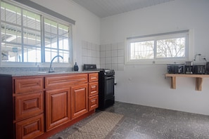 House | 2 bedrooms - Aruban Home Close to Beach (Oranjestad)