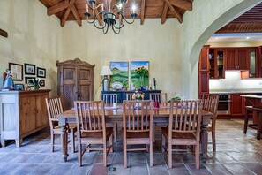Dining - Beautiful 3-bedroom+ house in charming, colonial Antigua Guatemala (Antigua Guatemala)