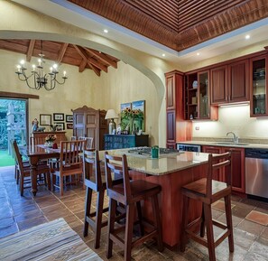 Private kitchen - Beautiful 3-bedroom+ house in charming, colonial Antigua Guatemala (Antigua Guatemala)