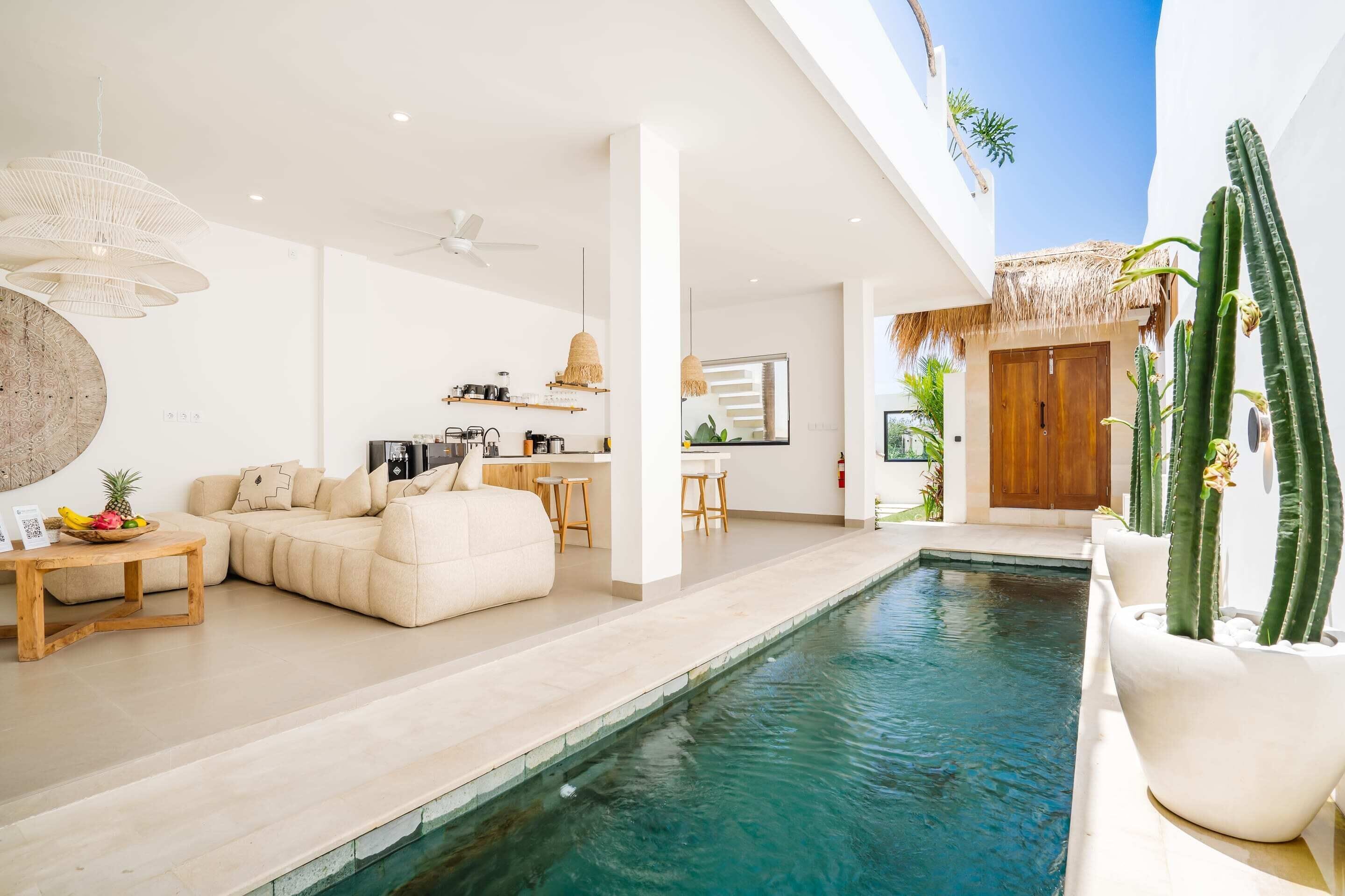 Villa básica | Piscina | Una piscina al aire libre