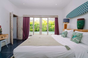 Basic Villa | 3 bedrooms, in-room safe, laptop workspace, bed sheets - Villa Casa del Sol (Canggu)