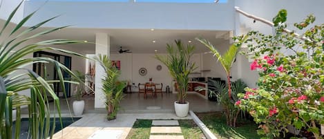 Villa básica | Restaurante al aire libre