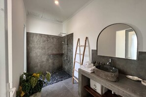 Basic Villa | Bathroom