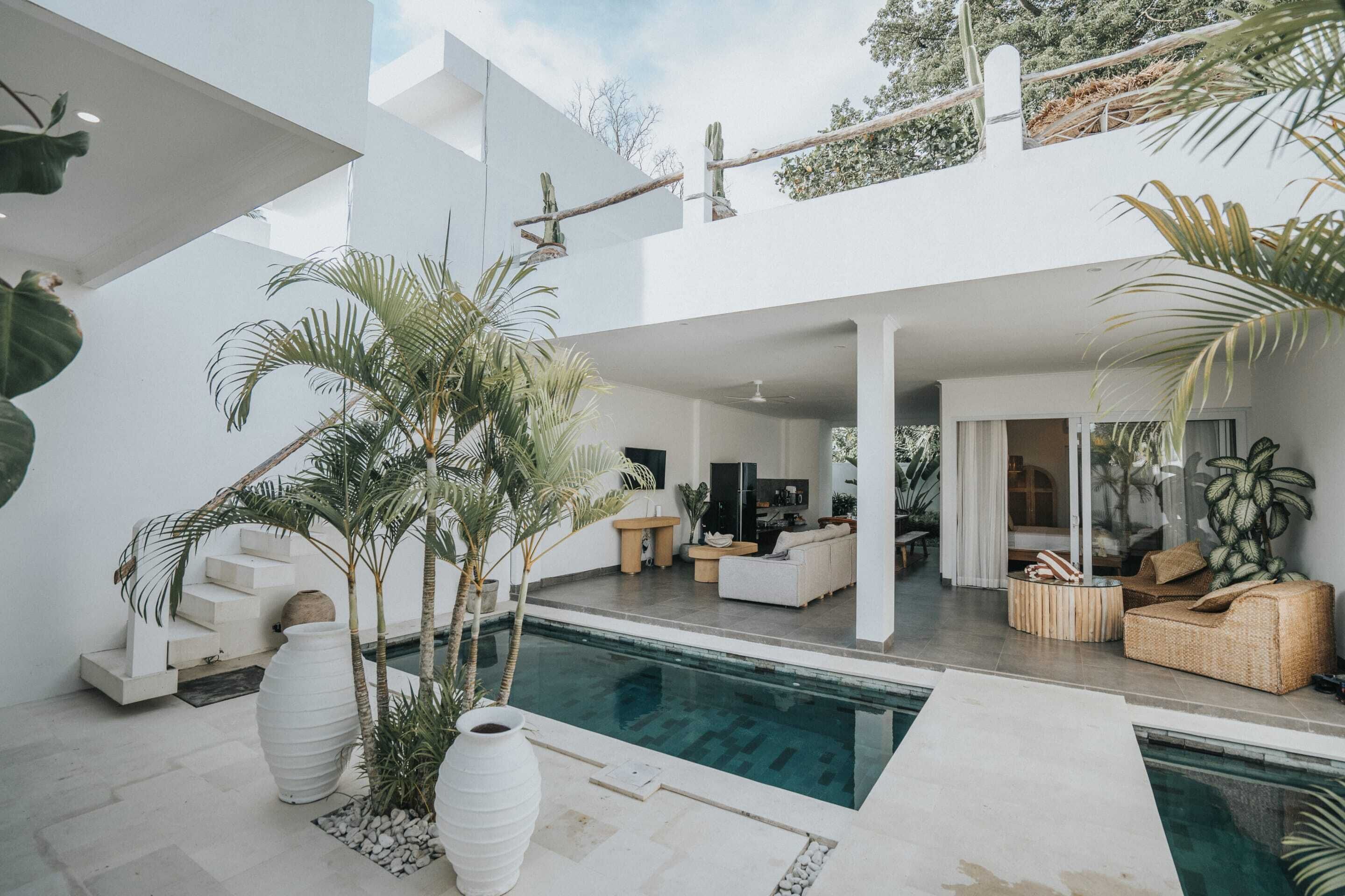 Villa básica | Piscina | Una piscina al aire libre