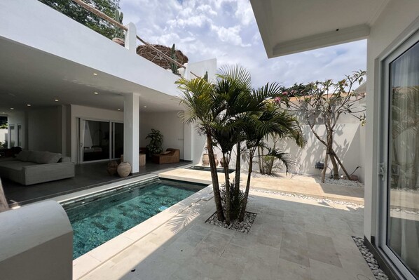 Villa básica | Piscina | Una piscina al aire libre