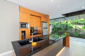 Basic Villa | Private kitchen - Villa Brawa 8 (Canggu)