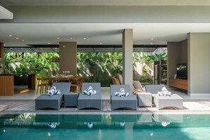 Villa básica | Alberca | Alberca al aire libre 
