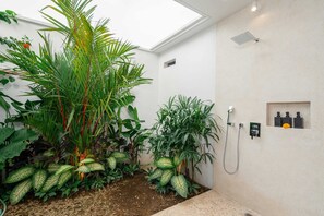 Basic Villa | Property grounds - Villa Mayasa (Munggu)