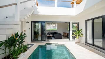 Basic Villa | Pool | Outdoor pool