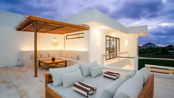 Basic Villa | Terrace/patio