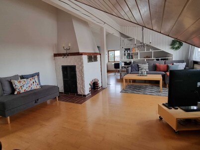 Gemütliche Dachgeschosswohnung bei Tutzing am Starnberger See