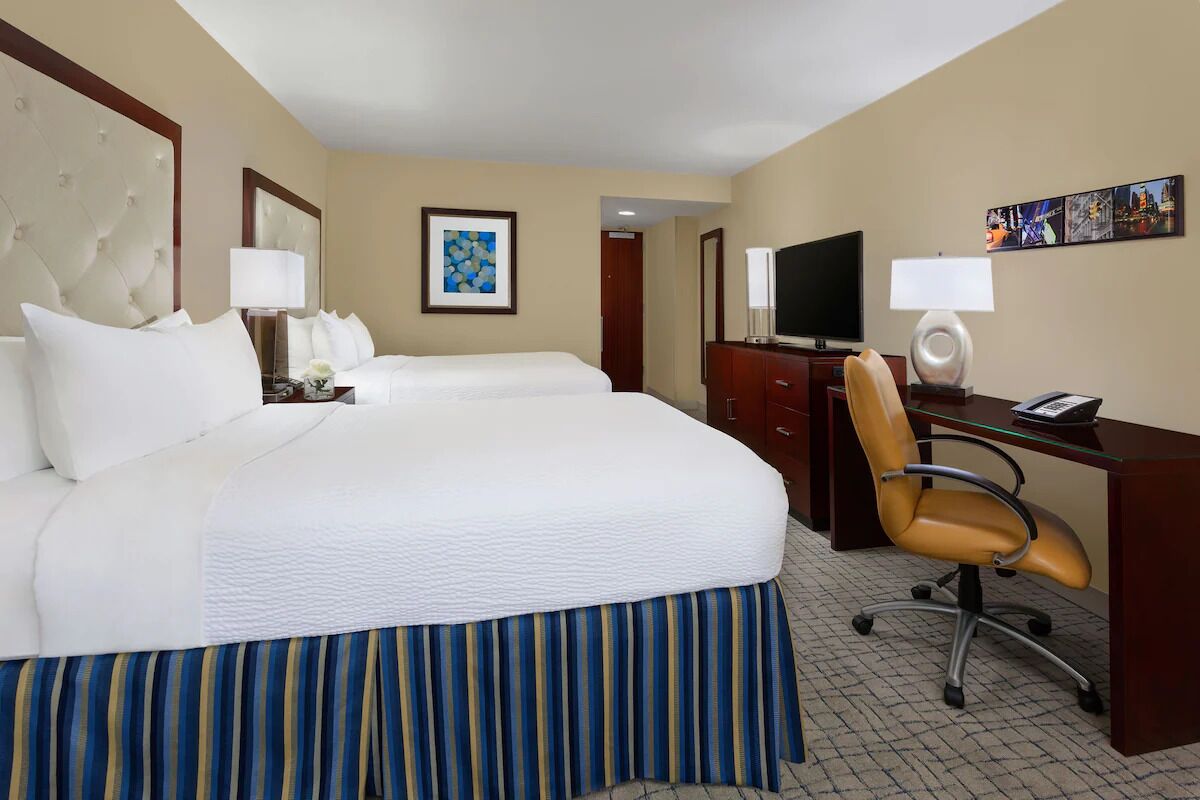Crowne Plaza Times Square, 2 Double Beds Traditional Room, Pet, Wifi | 3 Units