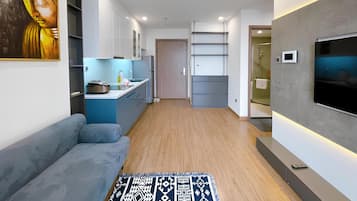 Business Apartment, City View | Private kitchen | Fridge, microwave, oven, stovetop